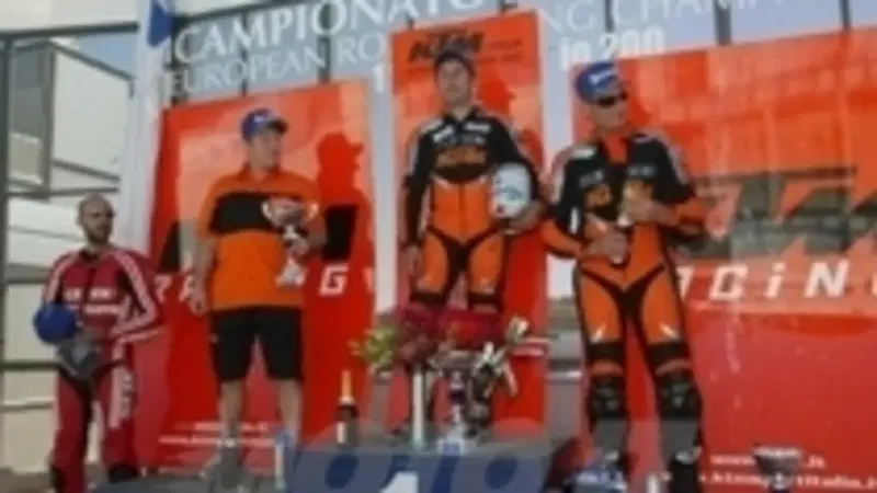 Grande spettacolo a Vallelunga per la seconda prova del Trofeo KTM 990 Super Duke
