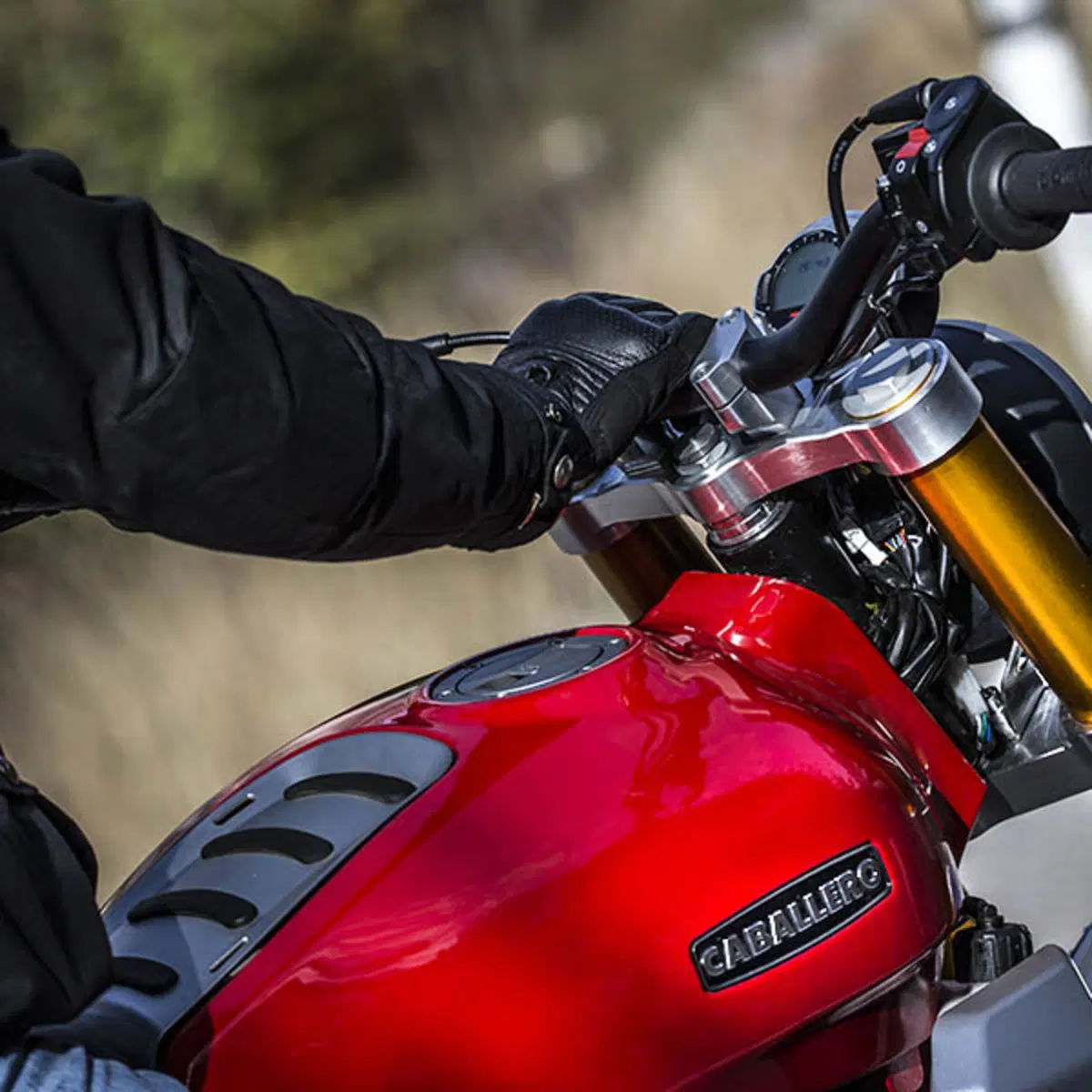 Fantic Motor Caballero 125 Scrambler e Flat Track TEST: Roba da grandi! (4)