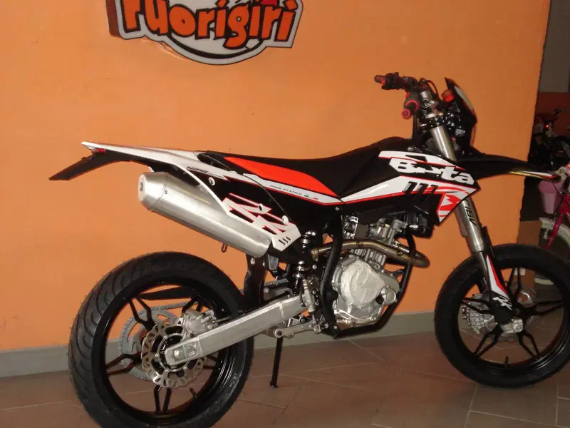 Betamotor RR 125 4T Motard T (2025 - 26) (5)