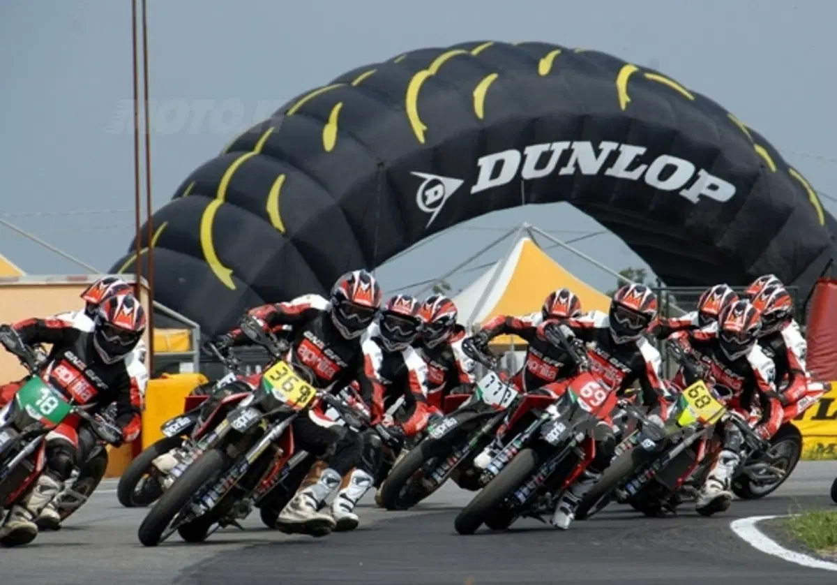 Busca,teatro della terza prova del monomarca Aprilia Supermoto riservato alle SXV 4.5 e 5.5