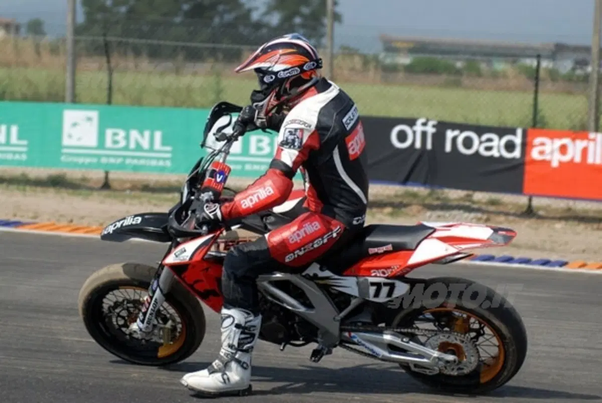 Si è disputata a Limatola la quinta prova del Trofeo Aprilia Supermoto Cup 2007 