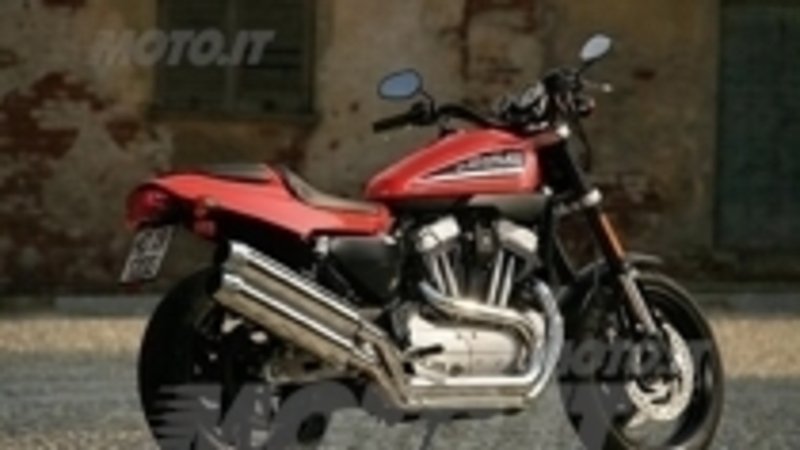 Harley-Davidson, debutta XR 1200. Una nuda dal gusto europeo