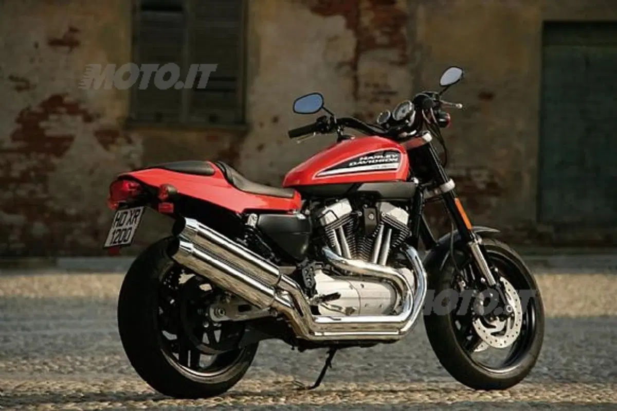 Harley-Davidson, debutta XR 1200. Una nuda dal gusto europeo