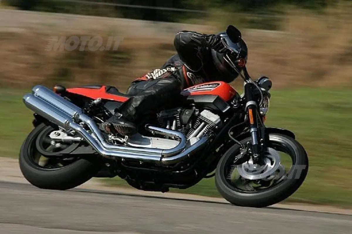 Harley-Davidson, debutta XR 1200. Una nuda dal gusto europeo (2)