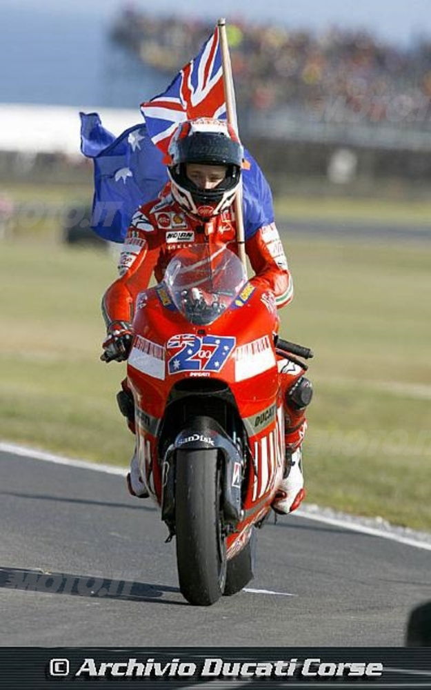 Casey Stoner, primo nel gran premio di casa