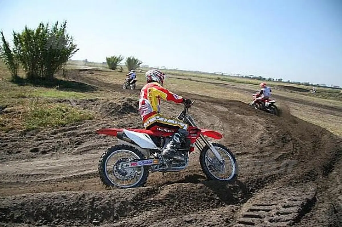 Il Campione del Mondo Mika Ahola con il Team Honda-HM Zanardo anche nel 2008 (2)