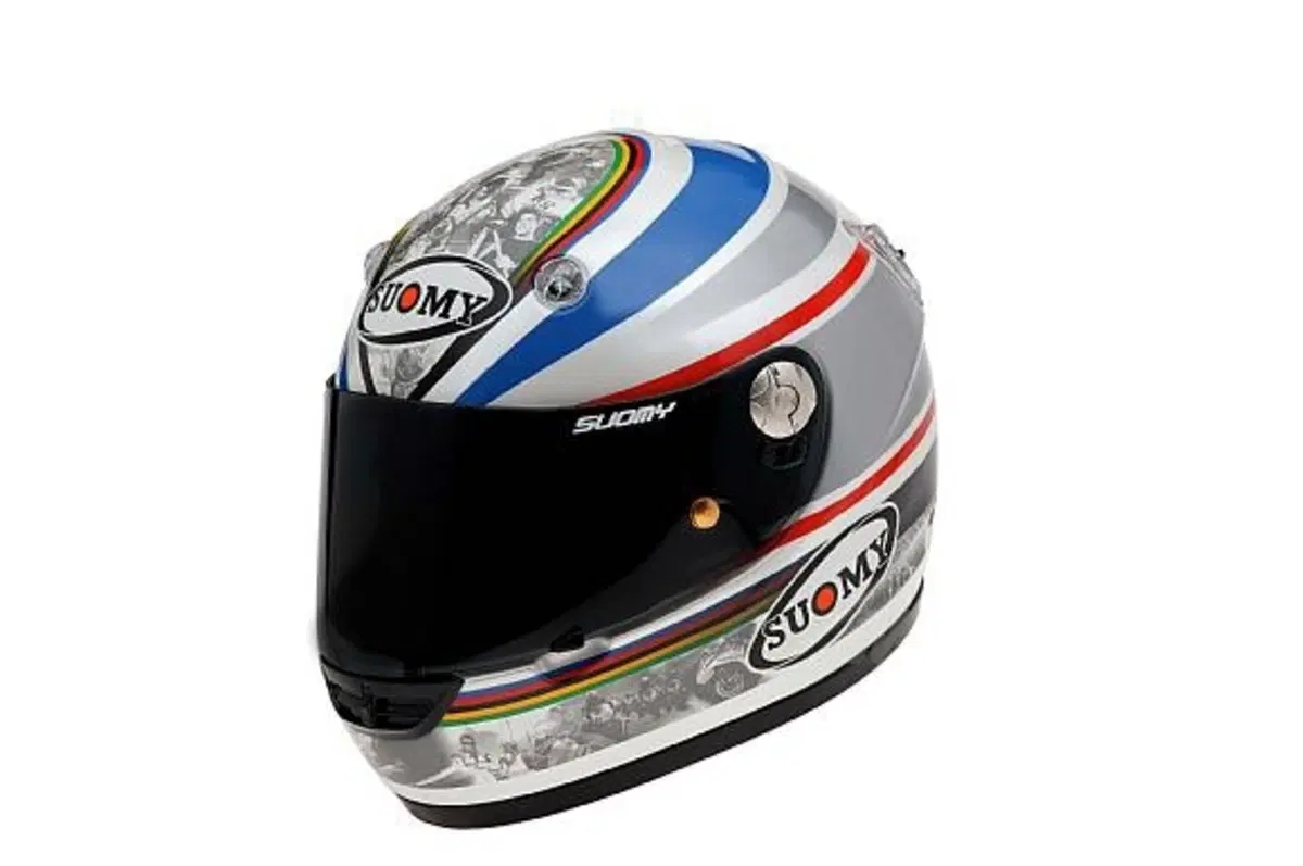 Suomy dedica un casco speciale alla vittoria in SBK. Parte dei proventi a 