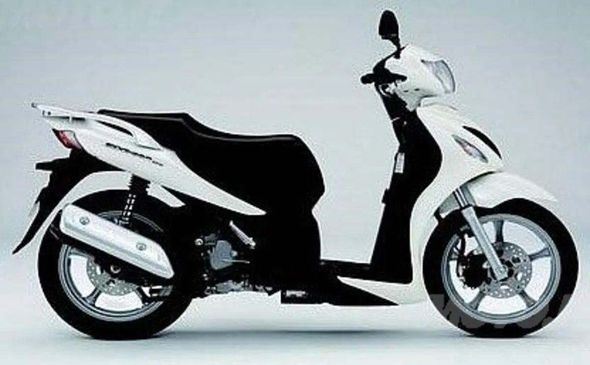 Suzuki si prepara per presentare a Milano i modelli 2008 (3)