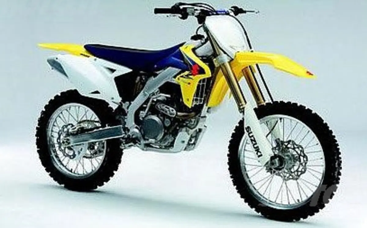 Suzuki si prepara per presentare a Milano i modelli 2008 (5)