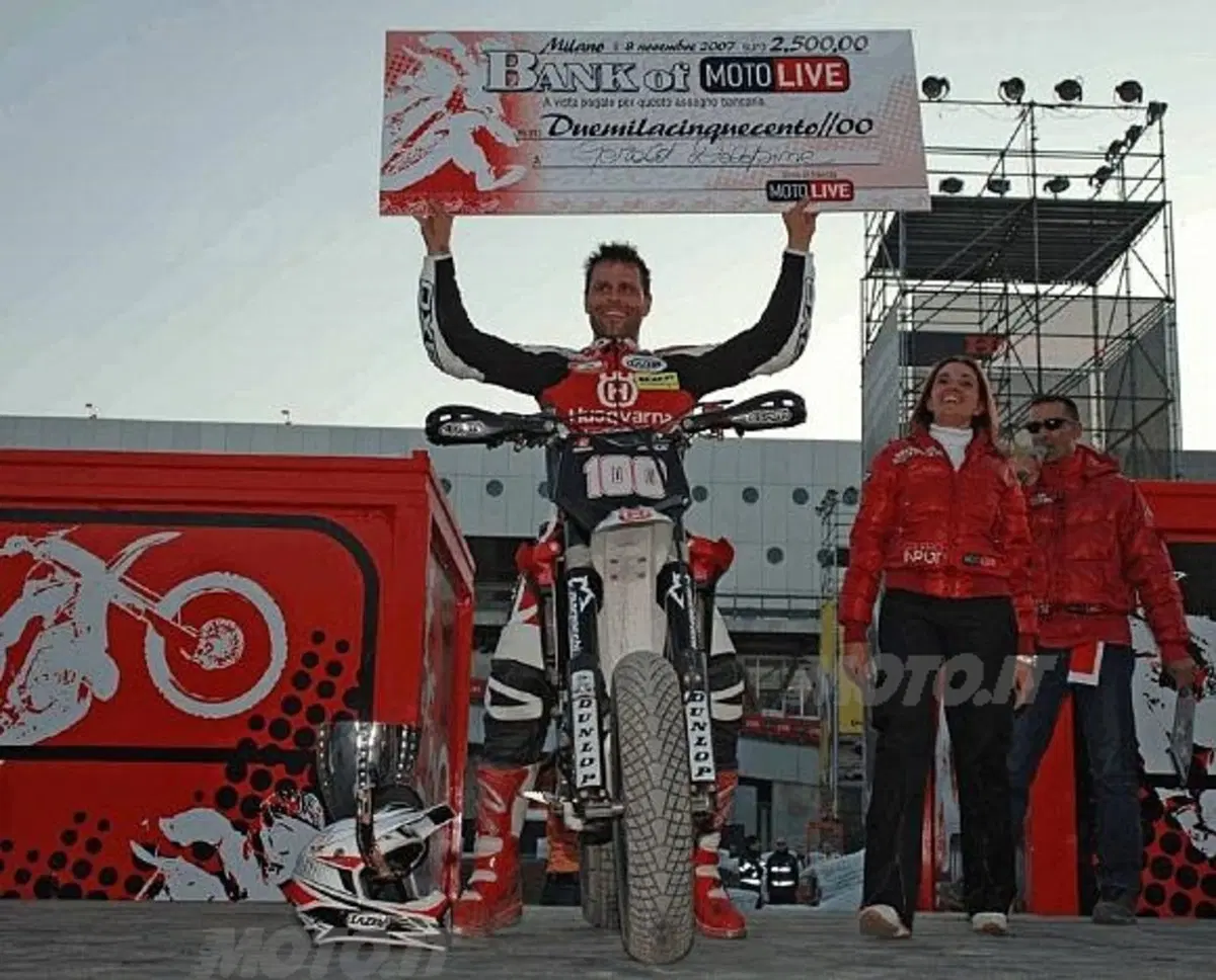 Delepine su Husqvarna domina la gara riservata alle Supermoto (2)