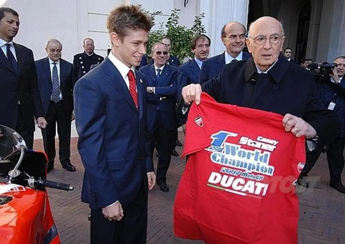 Ducati sale al Quirinale. Stoner incontra Napolitano