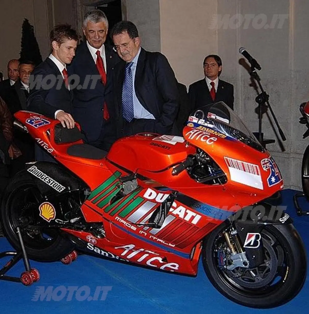 Ducati sale al Quirinale. Stoner incontra Napolitano (3)
