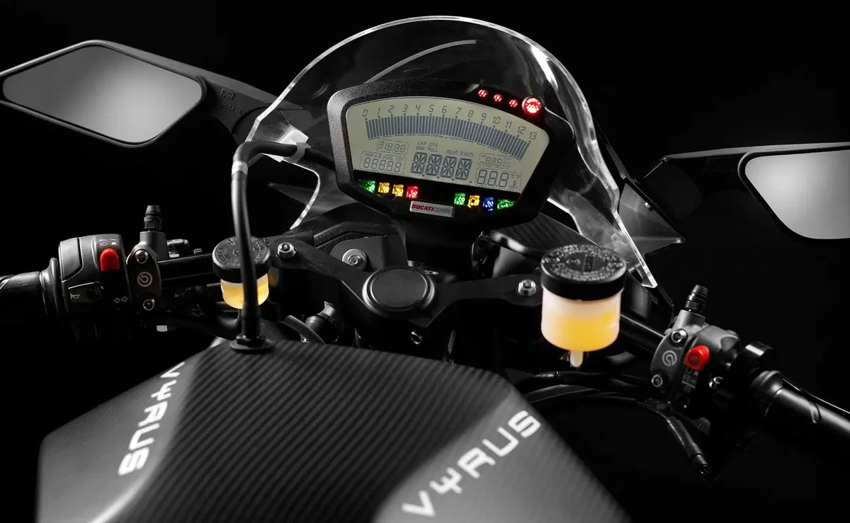 Vyrus 987 987 C3 4v (2013 - 20) (2)