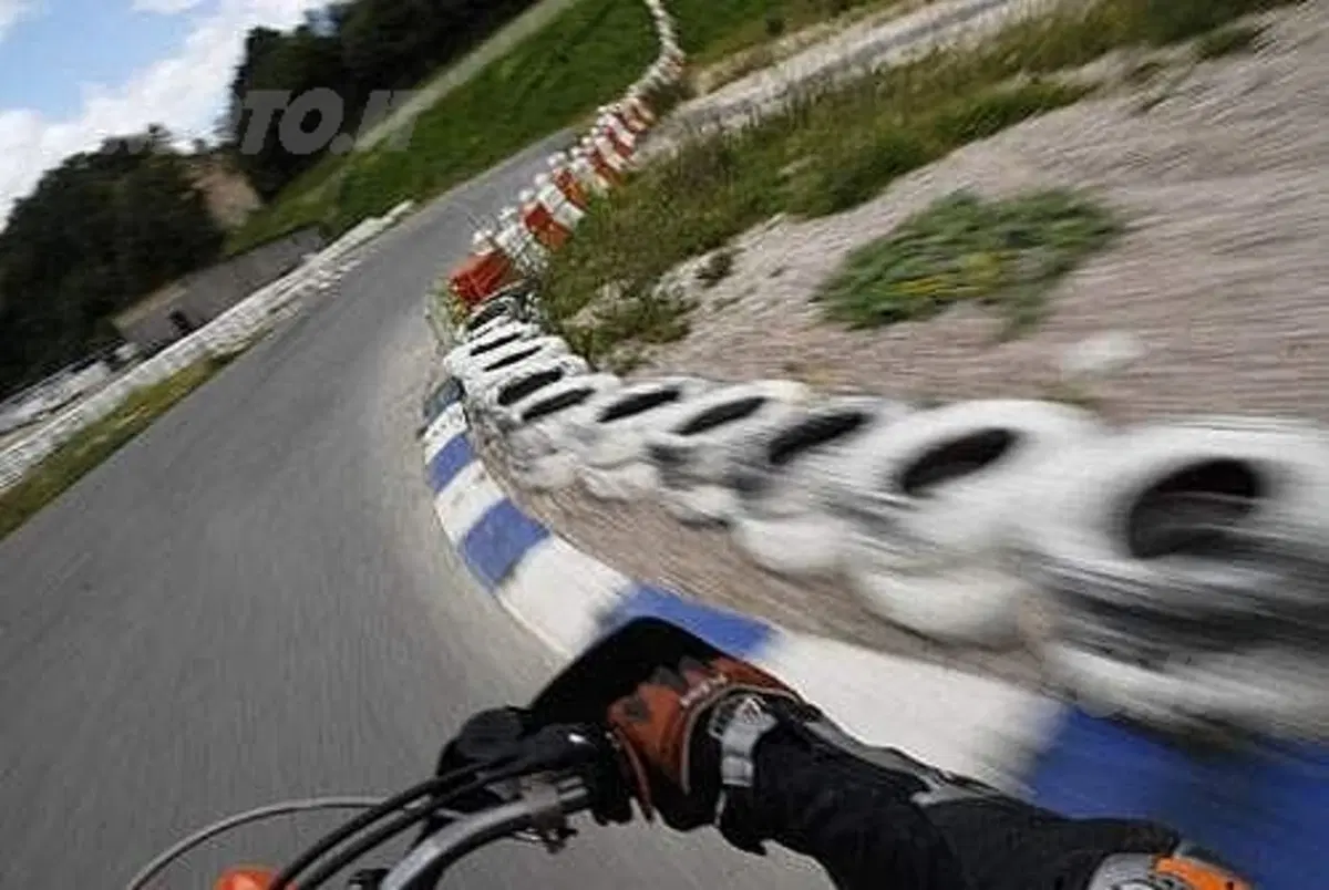 KTM Adventure Tours Italia presenta i primi camp 2008 di Enduro e Supermotard