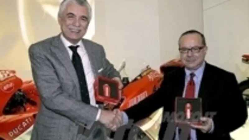 Ducati corre anche su Internet grazie all'accordo con Onda