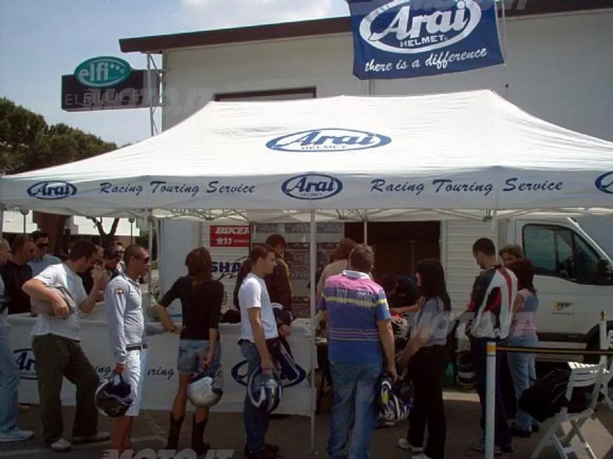 Arai Racing & Touring Service 2008, l'esperienza e la competenza dei tecnici Arai al tuo servizio (2)