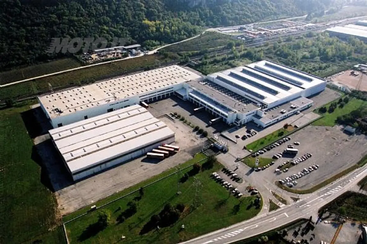 Il magazzino ricambi si sposta da Cassinetta di Biandronno (VA) a Volargne, Verona