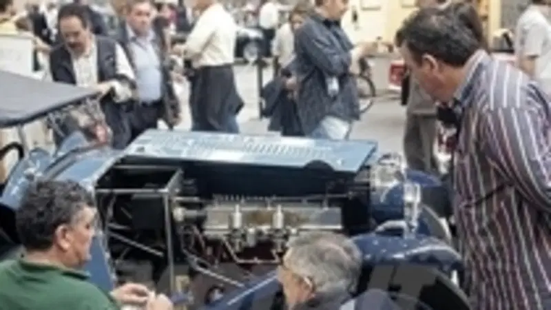FUORISERIE, le auto e le moto d'epoca sfilano a Roma il 12 e 13 aprile. Le migliori occasioni dei pr