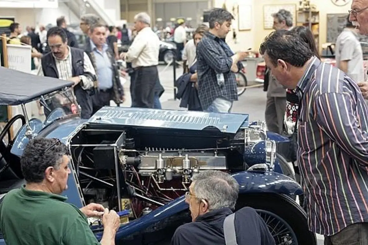 FUORISERIE, le auto e le moto d'epoca sfilano a Roma il 12 e 13 aprile. Le migliori occasioni dei pr