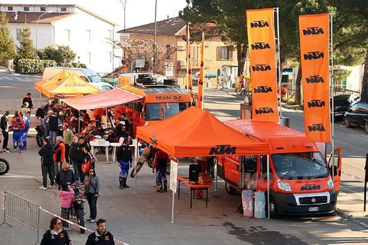 Il Trofeo Ktm parte alla grande. Oltre 260 iscritti si sono sfidati sulle colline di Montepulciano