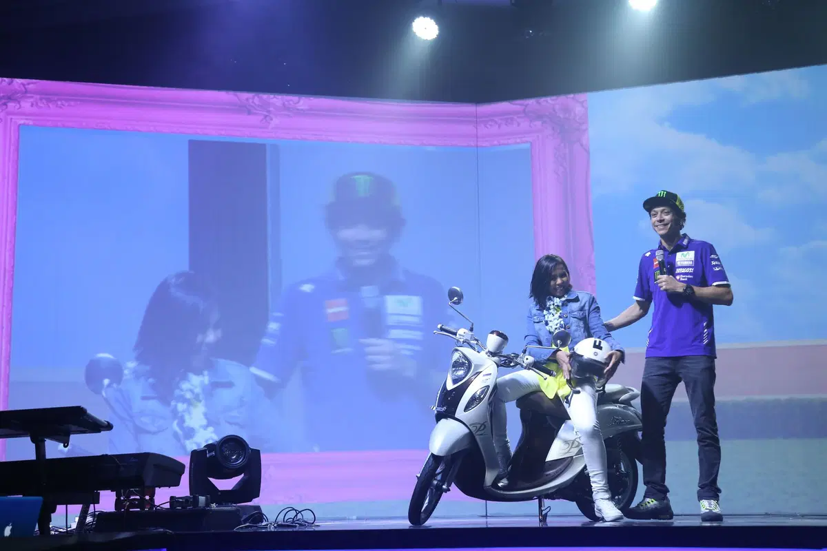 Valentino Rossi in 'tour' in Indonesia (3)