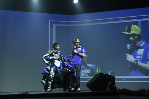 Valentino Rossi in tour in Indonesia (4)