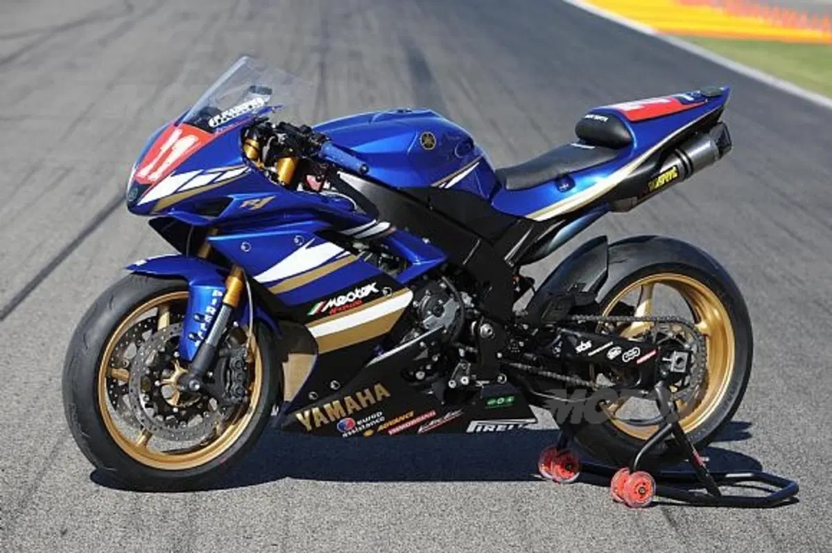 Yamaha Motor Italia schiera Corti nel Mondiale Superstock 1000 e Bussolotti nell'Europeo Superstock  (10)