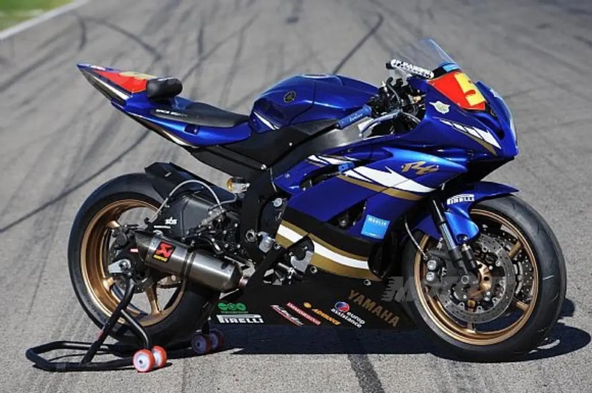 Yamaha Motor Italia schiera Corti nel Mondiale Superstock 1000 e Bussolotti nell'Europeo Superstock  (11)