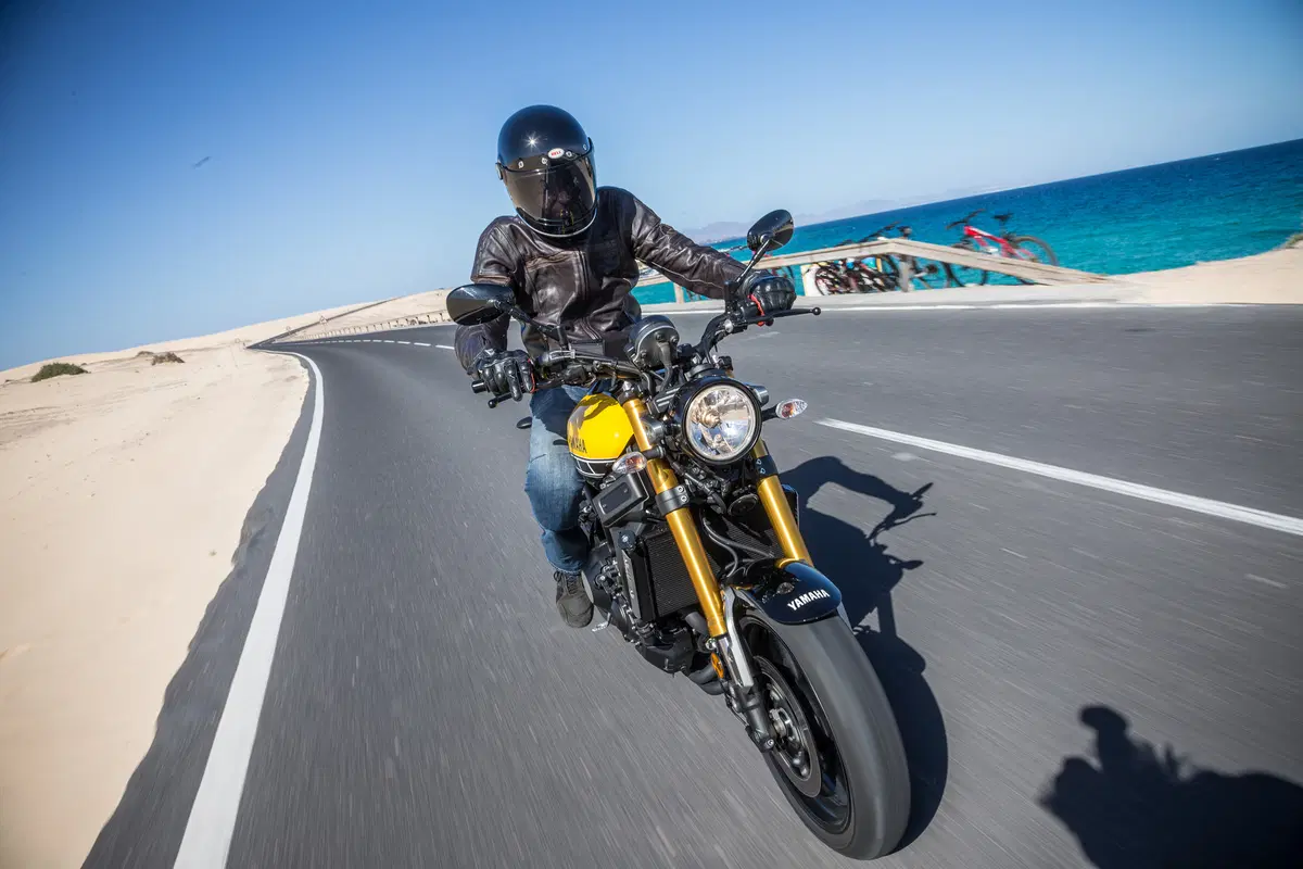 Yamaha XSR 900 (2)