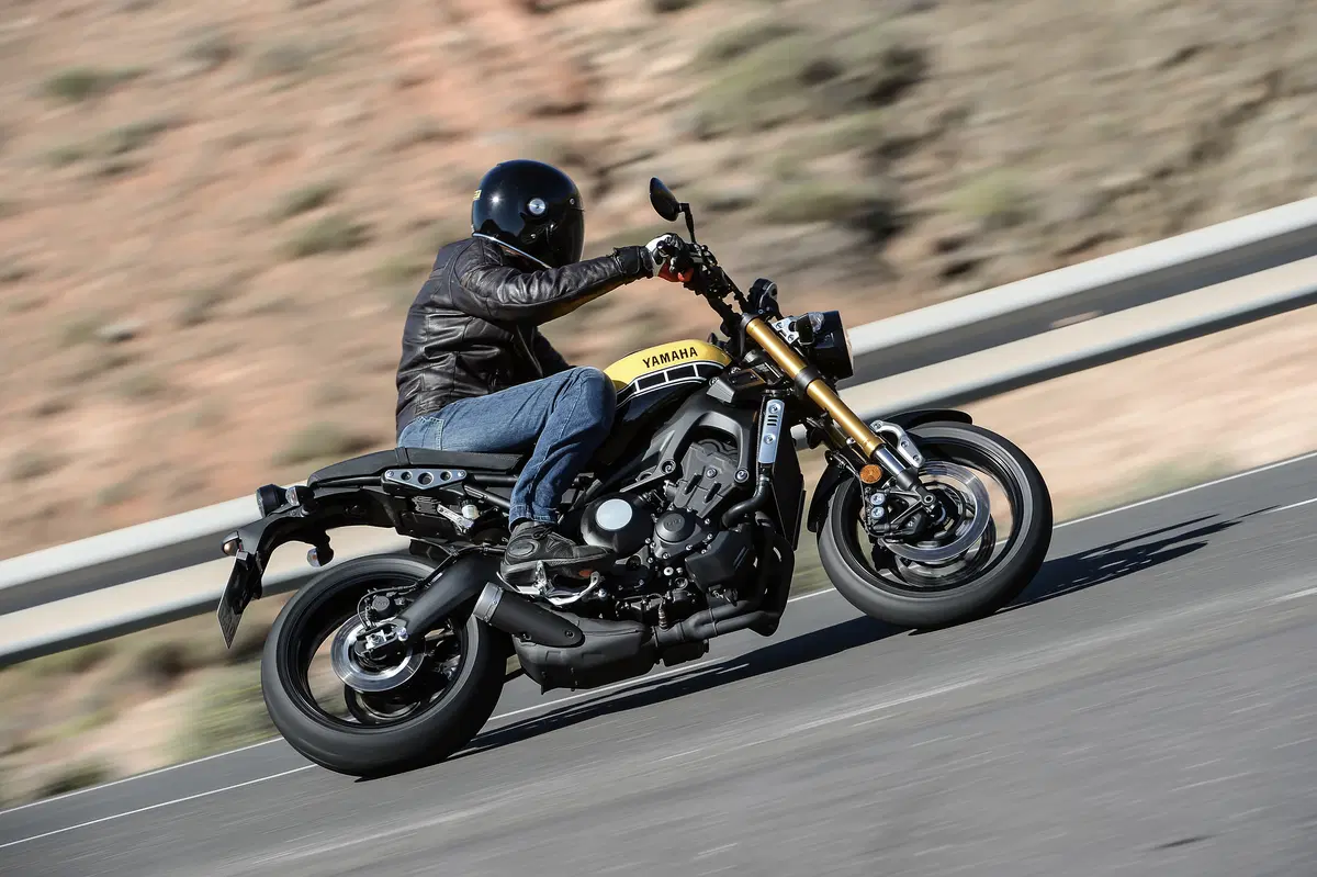 Yamaha XSR 900 (6)