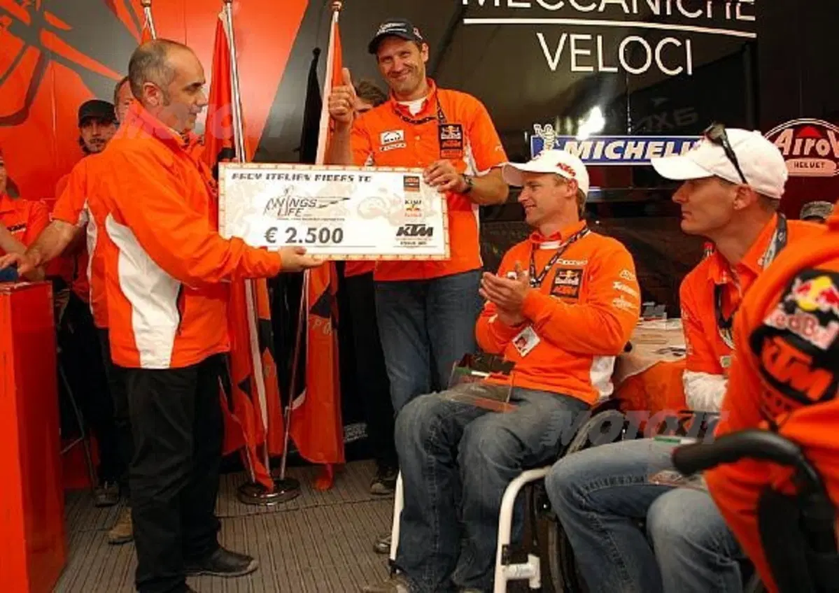 Lattanzi e Milani vincono a Mantova. Ktm Italia dona 2.500 Euro a Wings For Life