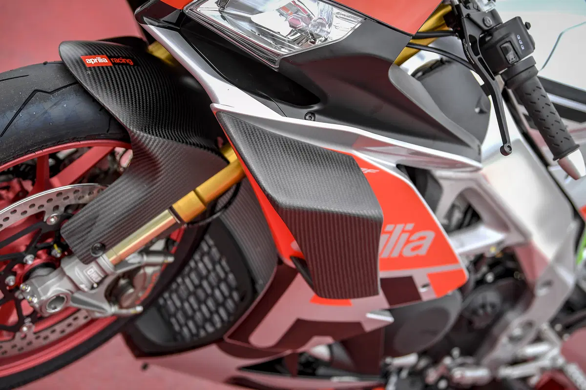 Aprilia RSV4 FW. Volo radente (21)