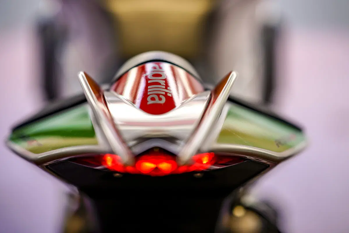 Aprilia RSV4 FW. Volo radente (22)