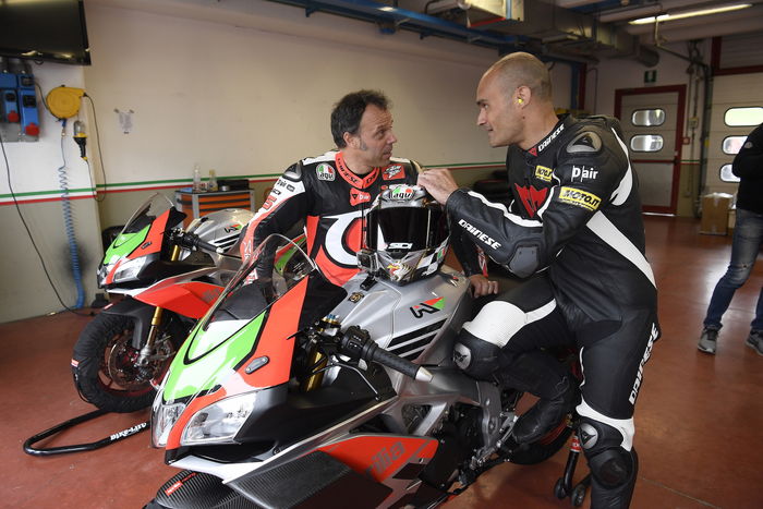 Loris Capirossi commenta le prestazioni della RSV4 FW