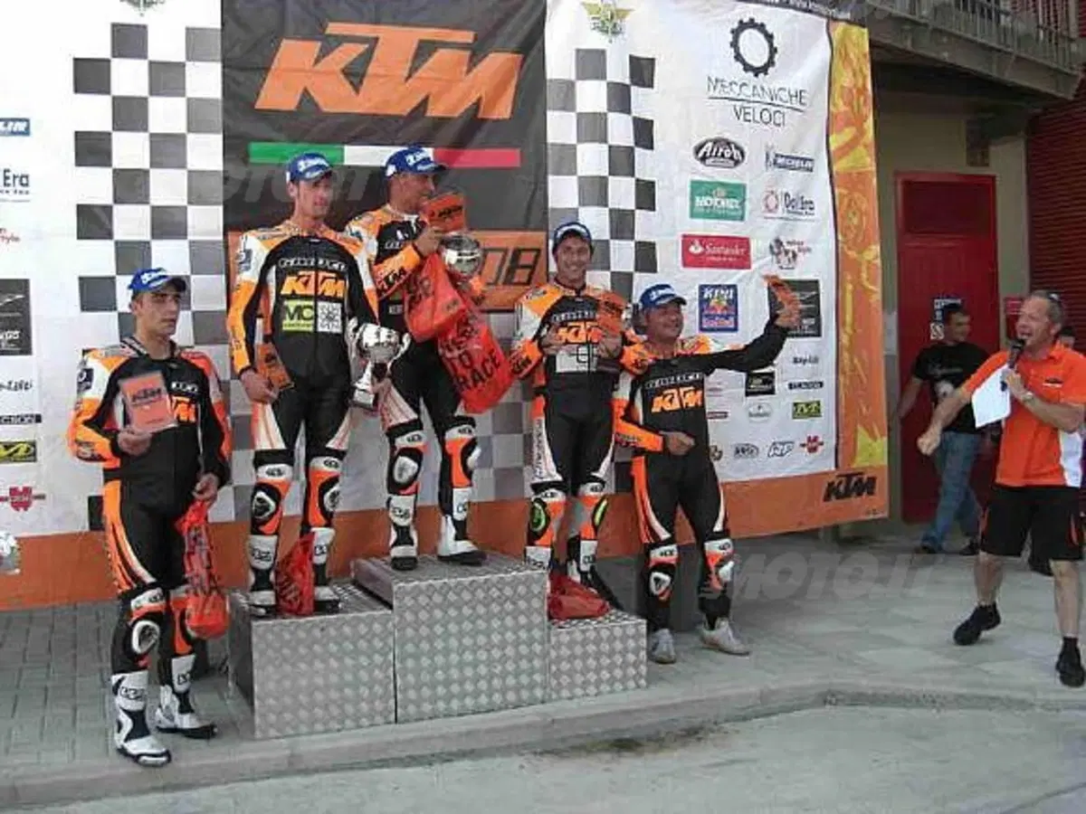La quarta prova del monomarca Supermoto KTM si è corsa sul circuito del Mugello, col successo di Val