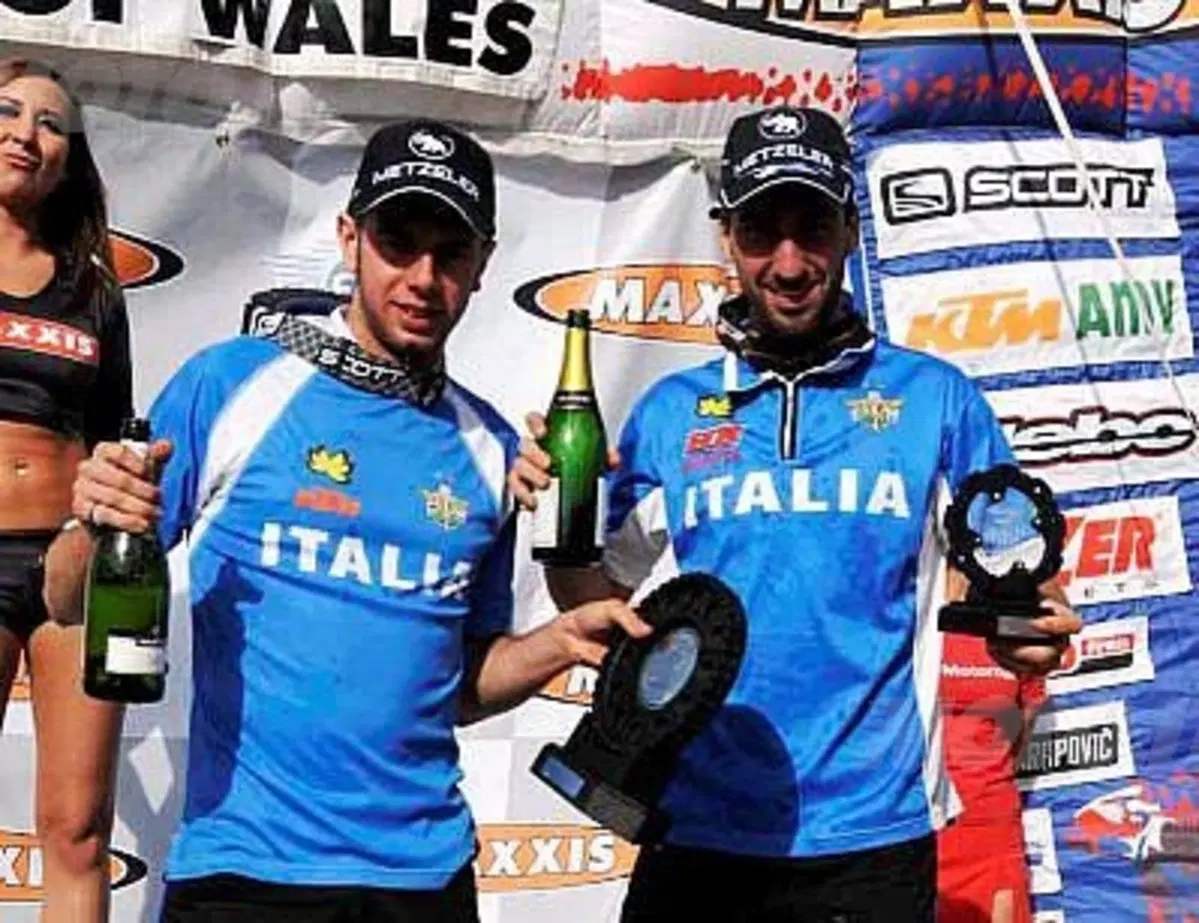 La Maglia Azzurra Junior ruggisce in GBR