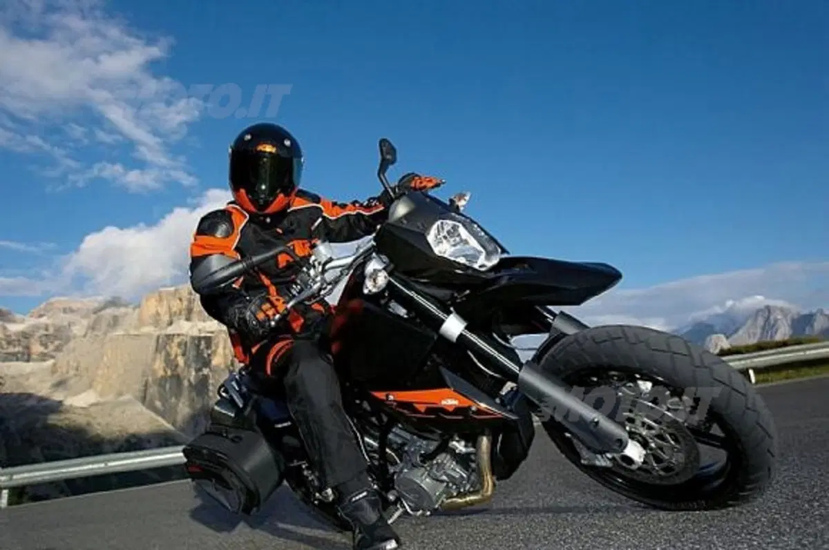 Raduno KTM Bicilindriche 'Insieme con le Grosse', 19 settembre (4)