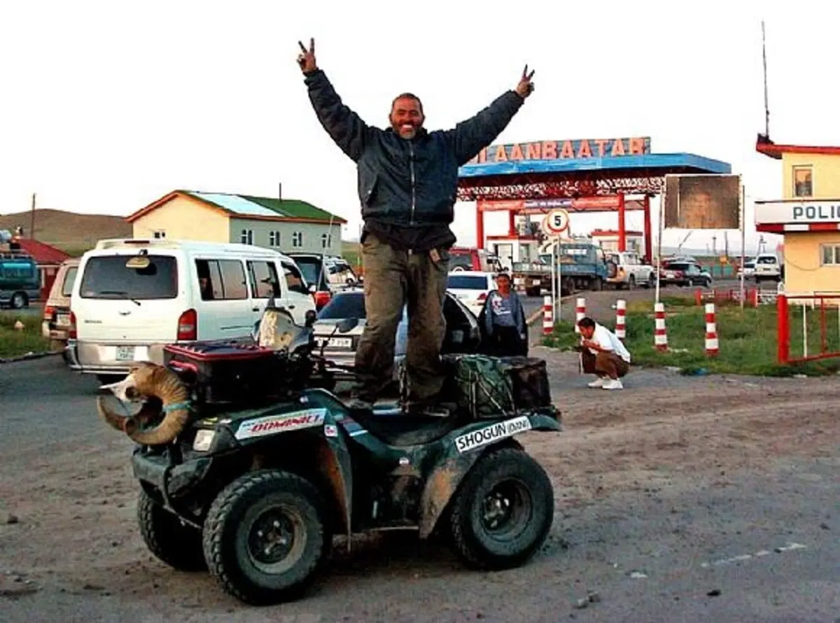 Danilo Carnevali in sella ad un KL Kawasaki KVF650 4x4 è arrivato alla meta, Ulan Bator capitale del (3)