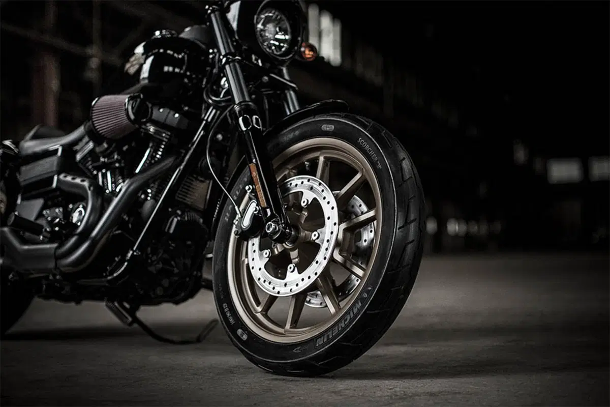 Harley-Davidson Dyna 1800 Low Rider S (2016 - 17) - FXDLS (8)