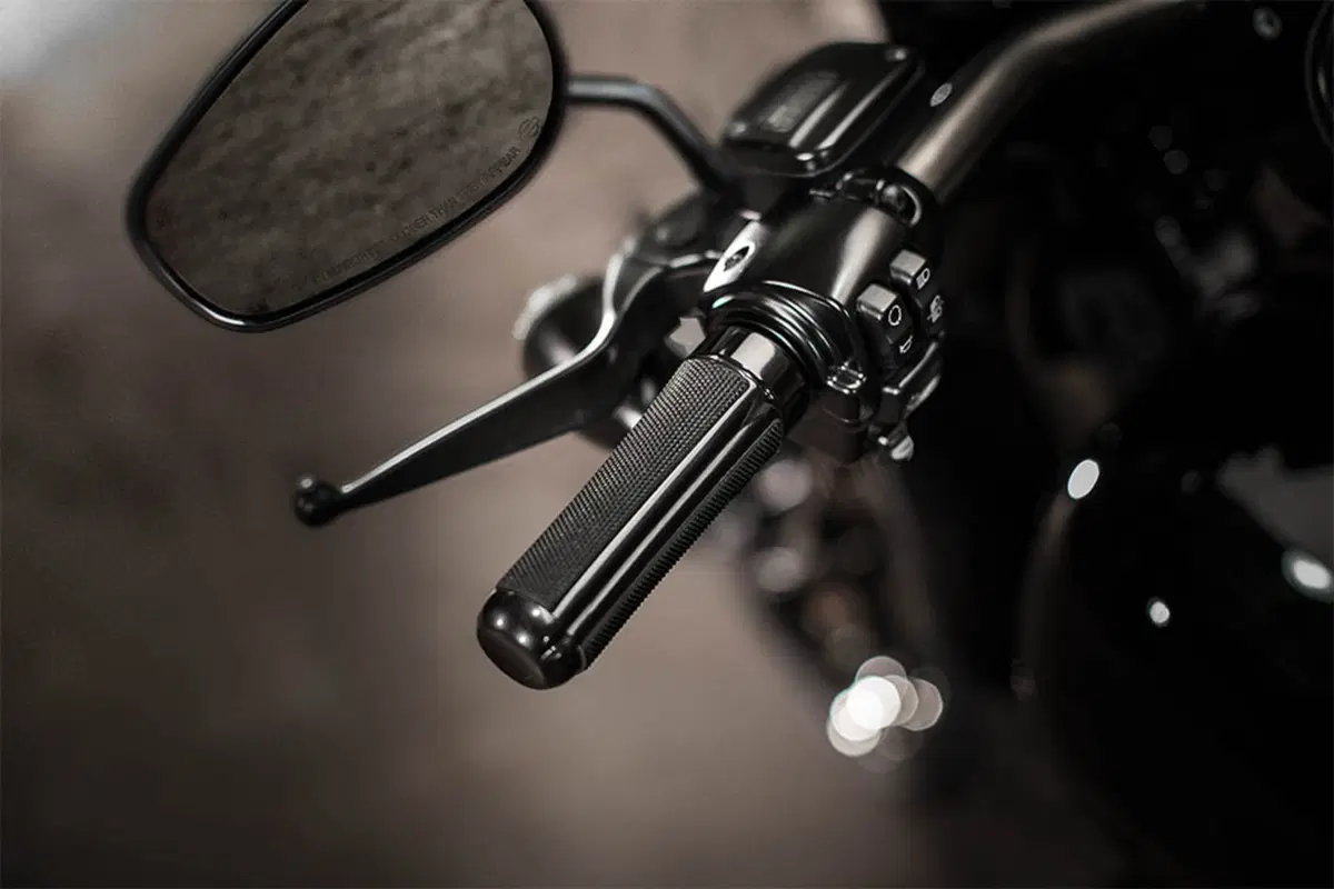 Harley-Davidson CVO - Custom Vehicle Operations 1800 Breakout Pro Street (2016 - 17) - FXSBSE (12)