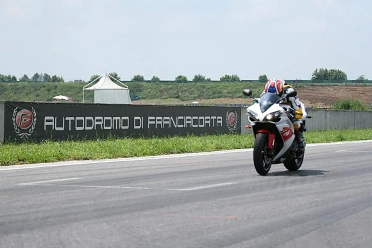 L'Autodromo di Franciacorta nel mese di ottobre apre alla circolazione turistica e ai corsi di guida
