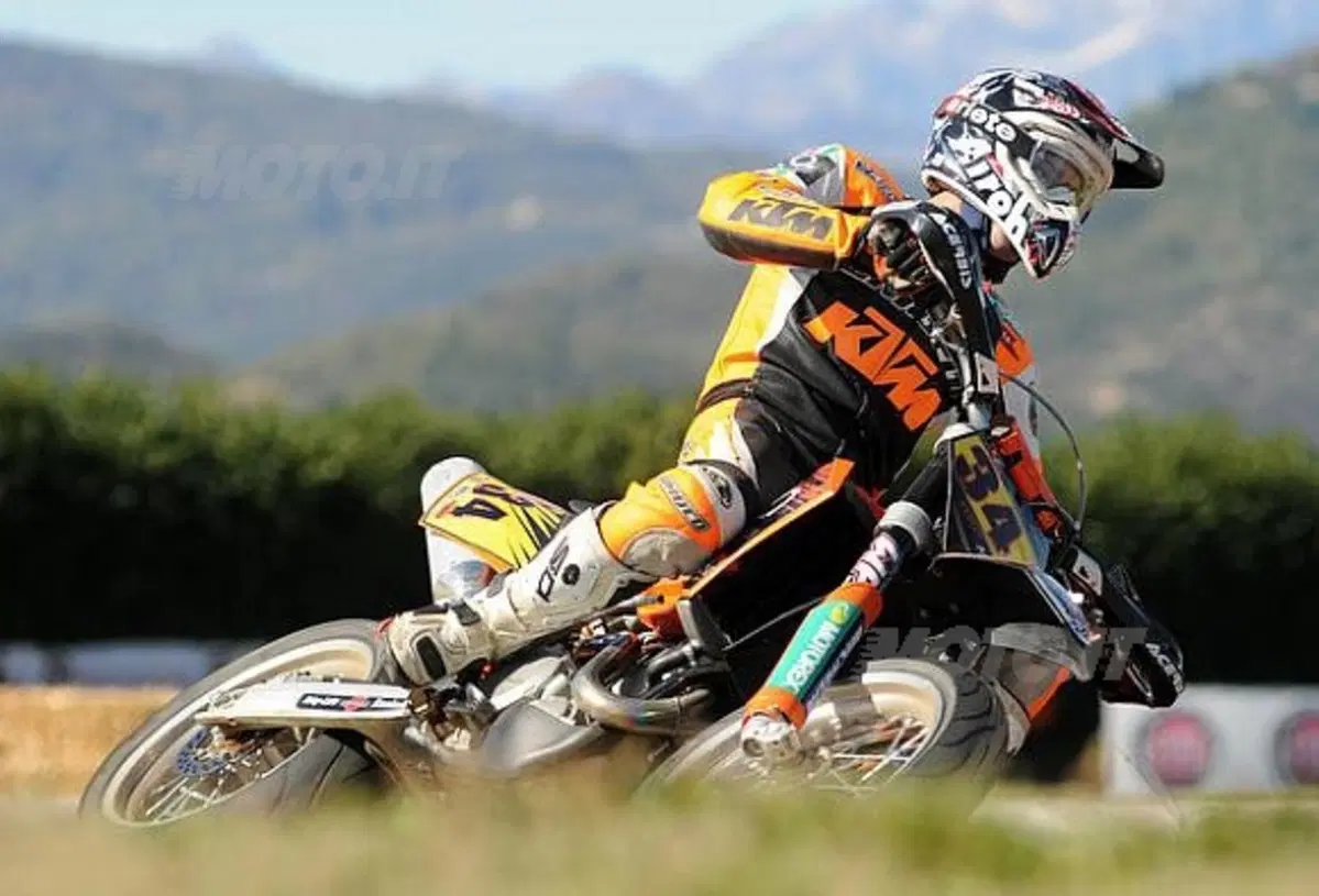 La sesta ed ultima prova del Trofeo KTM Italia Supermoto si è disputata il 5 ottobre a Busca (2)