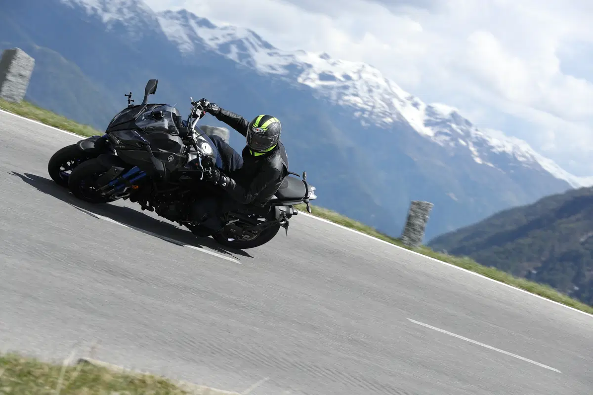 Yamaha Niken. Mutazione del terzo tipo (8)