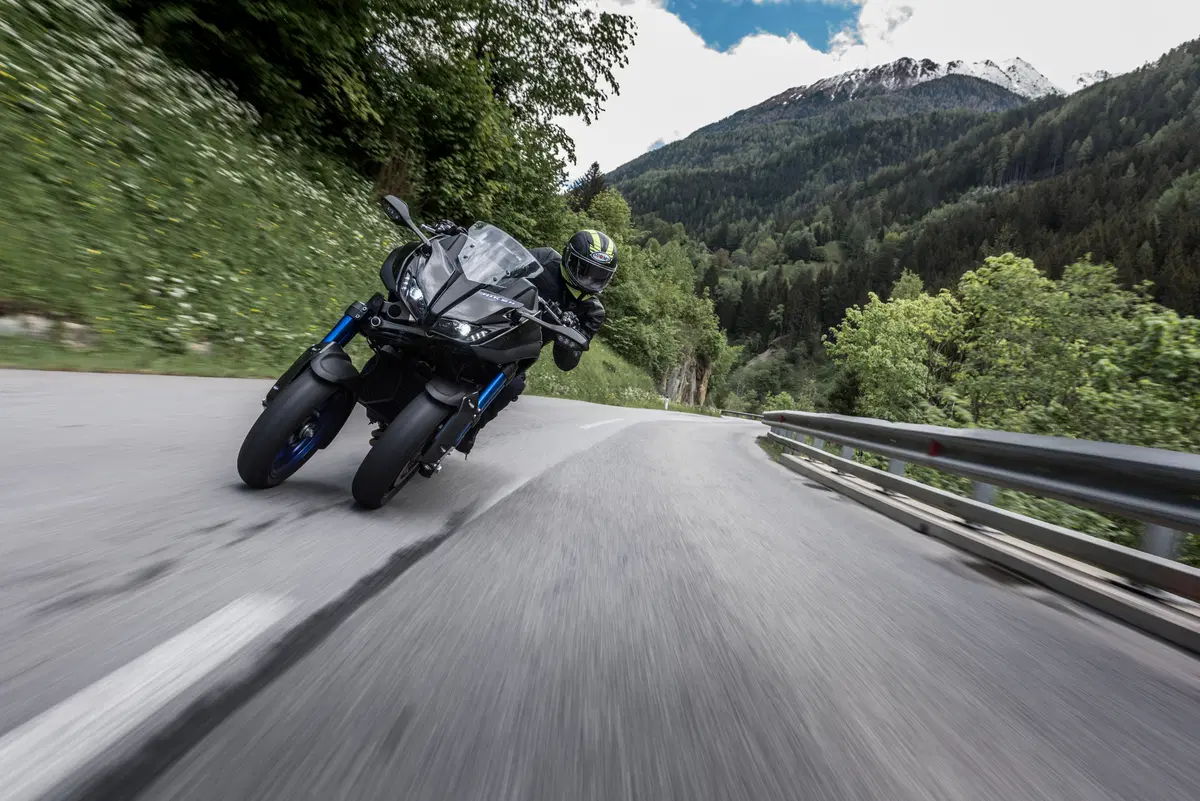 Yamaha Niken. Mutazione del terzo tipo