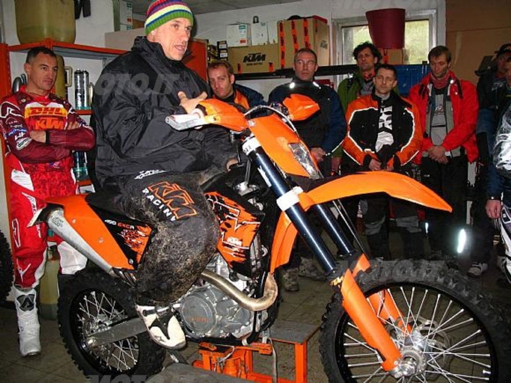 Fabio Fasola durante un corso di Enduro presso Il Ciocco