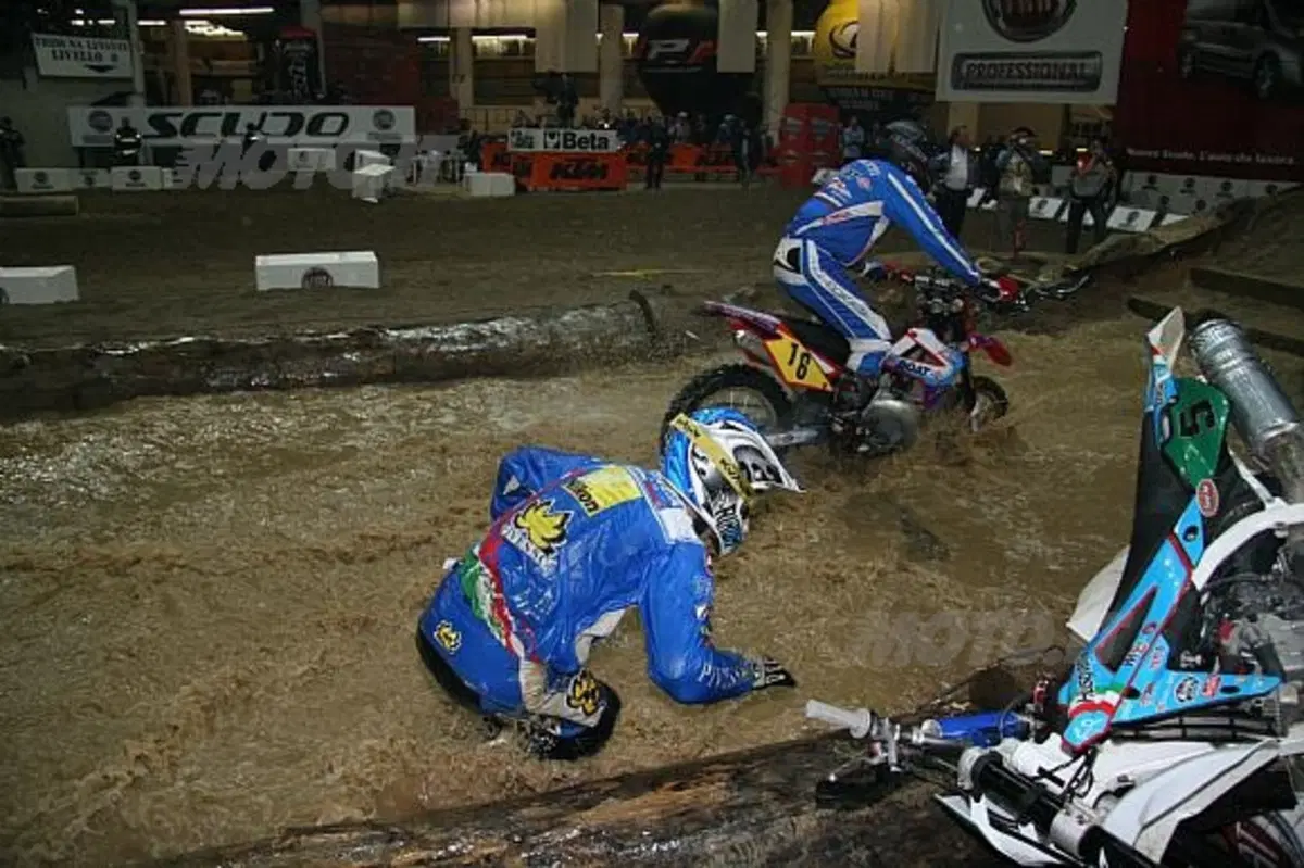 Grande inizio di 2009 per il FIM Indoor Enduro World CUP (10)