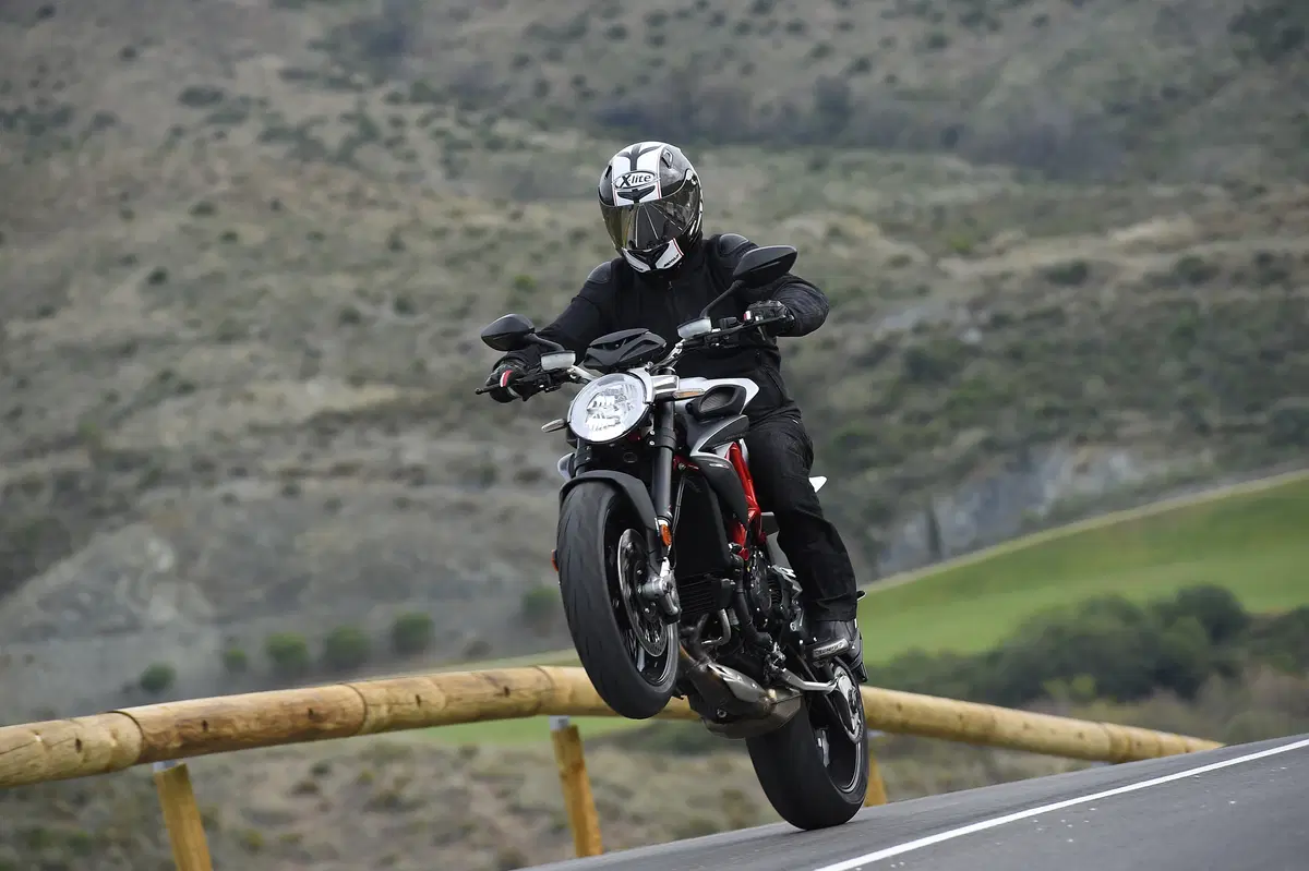 MV Agusta Brutale 800 2016 (3)