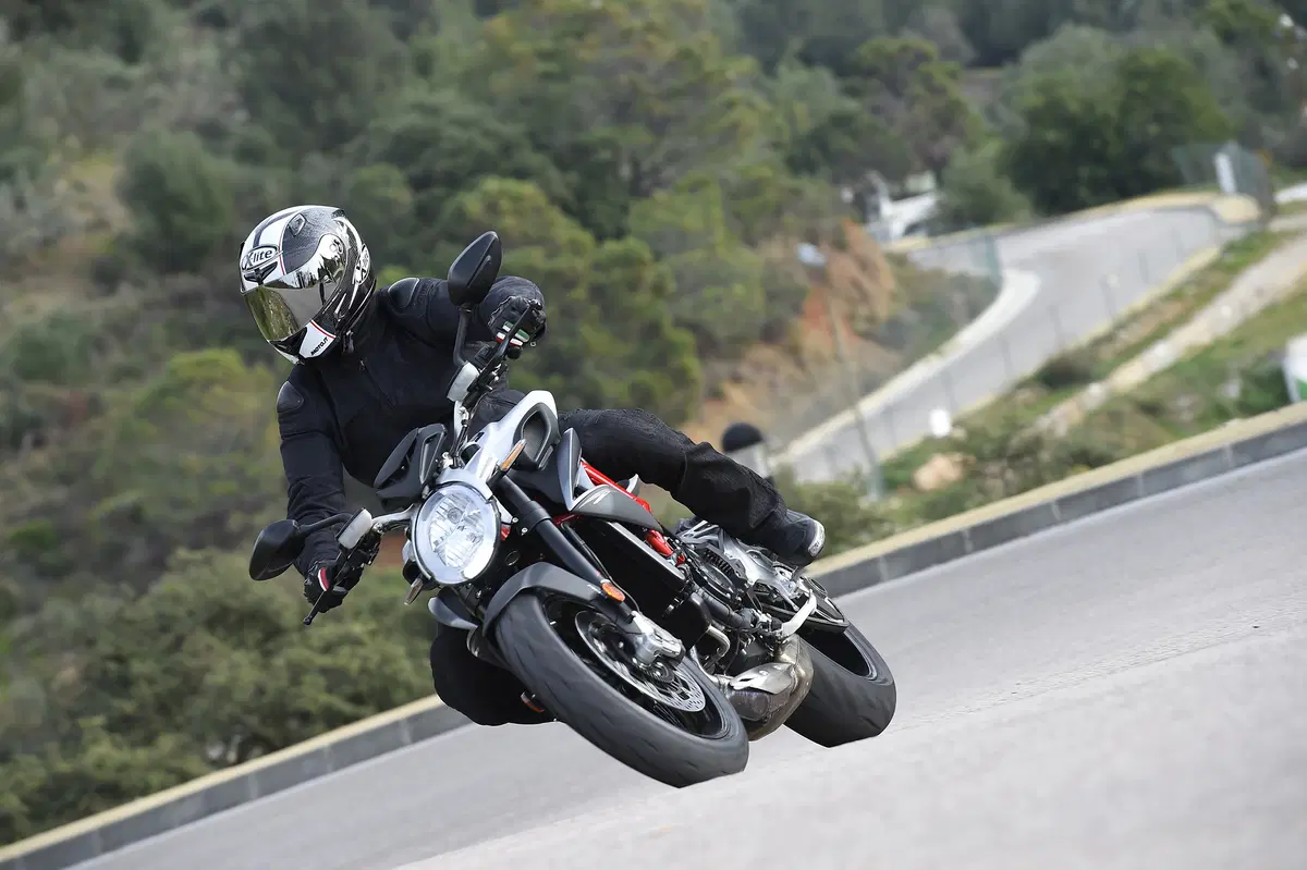 MV Agusta Brutale 800 2016 (4)
