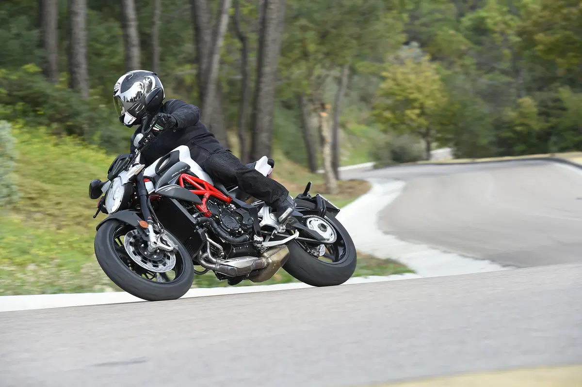 MV Agusta Brutale 800 2016 (5)
