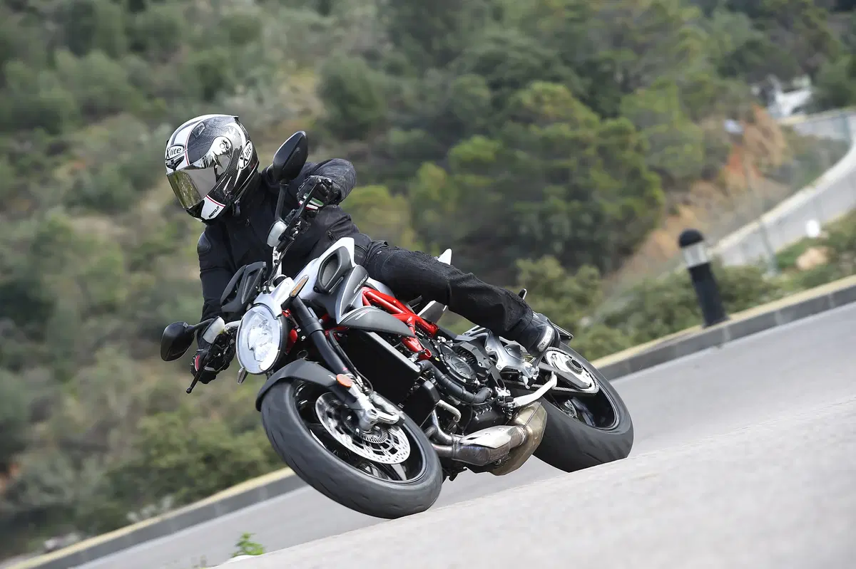MV Agusta Brutale 800 2016 (7)
